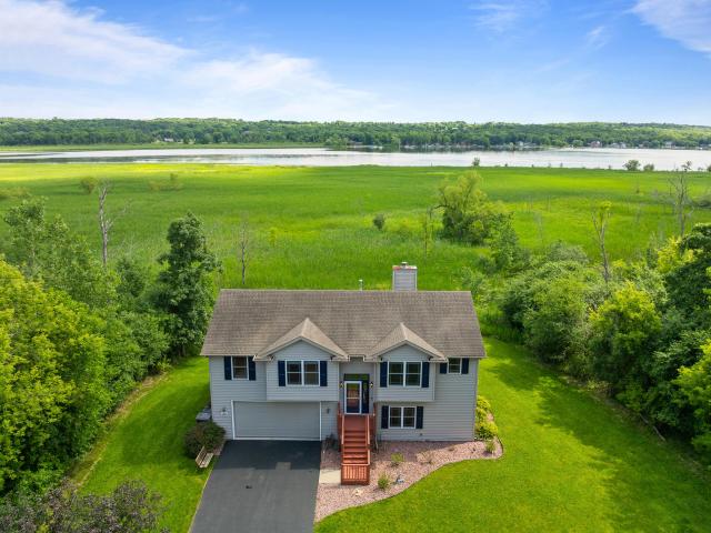 W3647 Lakeview Dr
