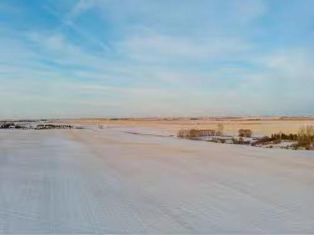 W4R26T25S21Qsw Range Road 264 Range, Rural Wheatland County, A.