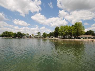 W5229 Surfwood Dr, Unit 77, La Grange, WI 53121 | MLS #1957