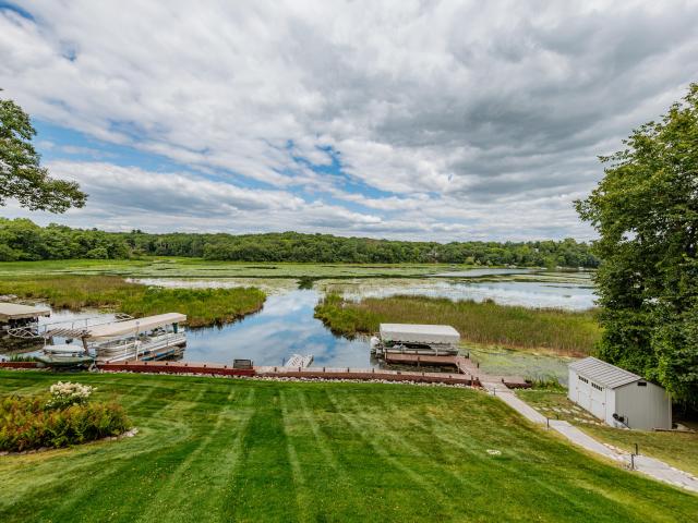 W5702 North Dr