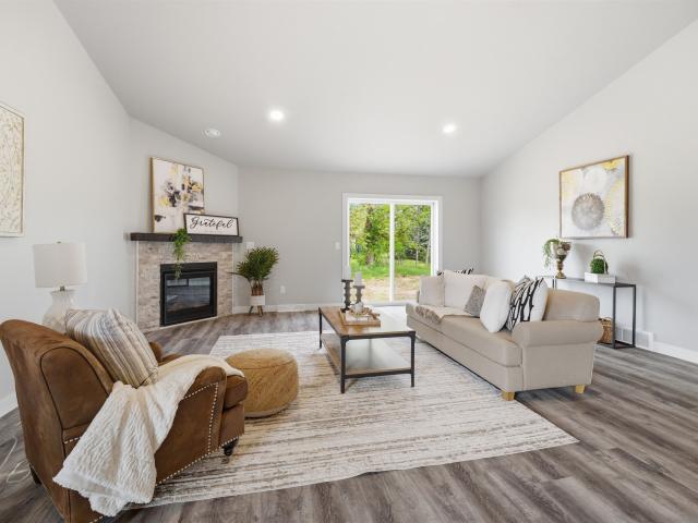 W7097 JACLYN Lane