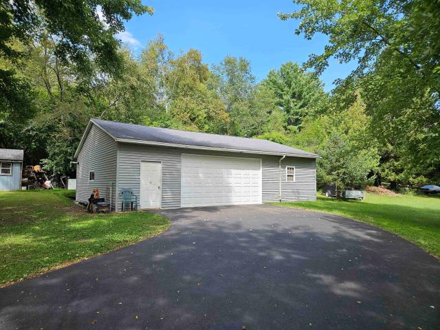 W7254 S Oak Ridge Court