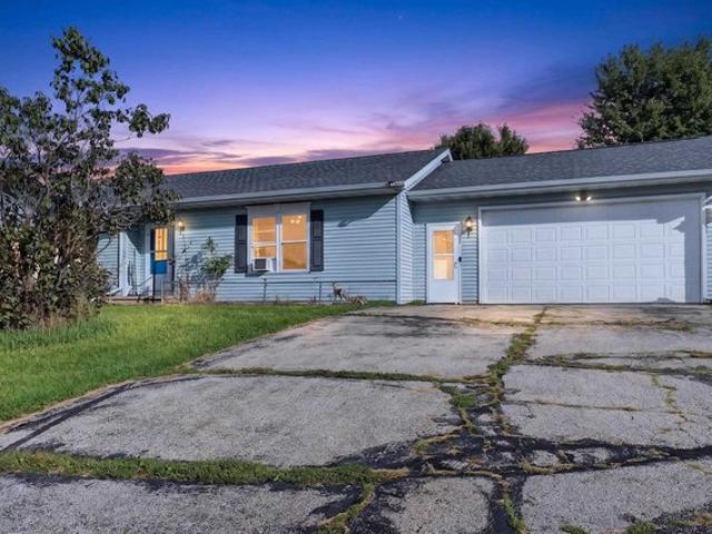 W757 Riverview Dr, Fall River, WI 53932