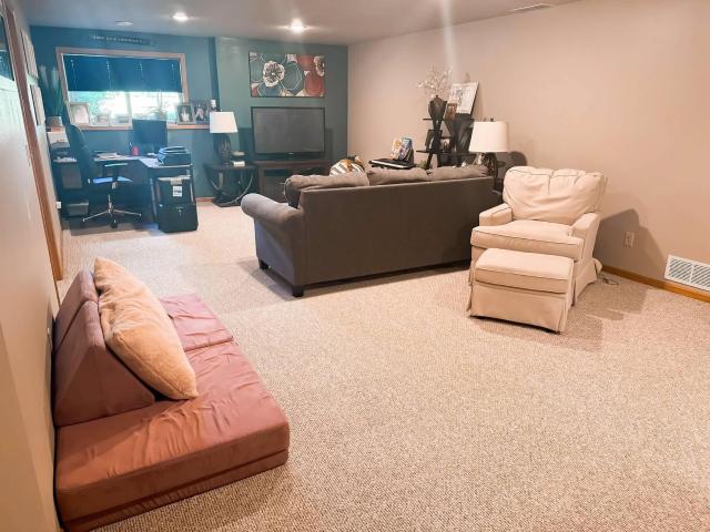 W8314 hawkview circle