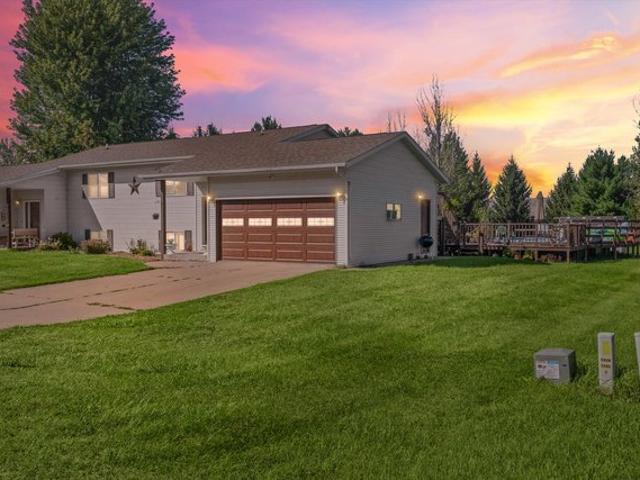 W8326 Prairie Pine Ln, Onalaska, WI 54650