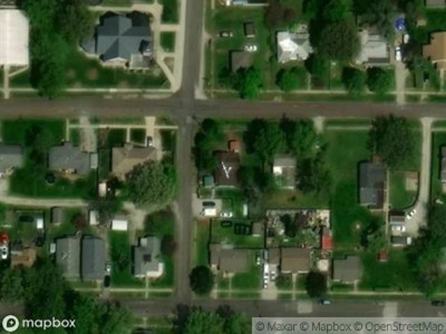 W Maple St