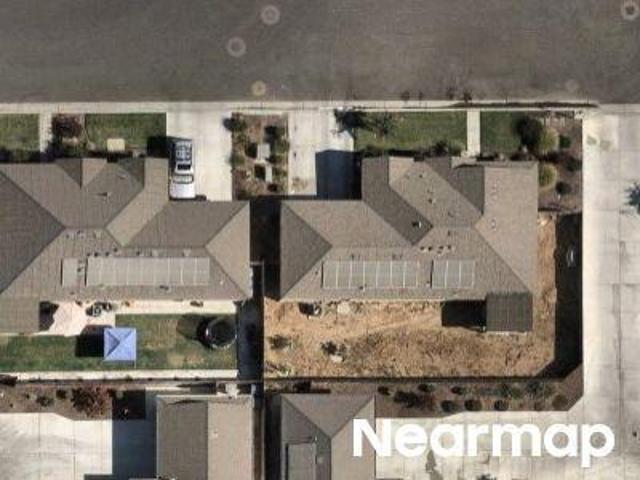 W Nellis Ave