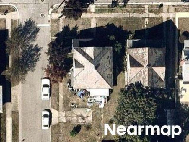 W Oakwood Ave
