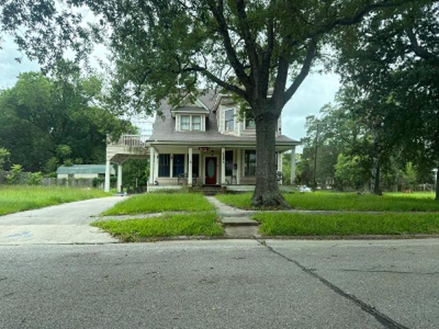 W Orange Ave