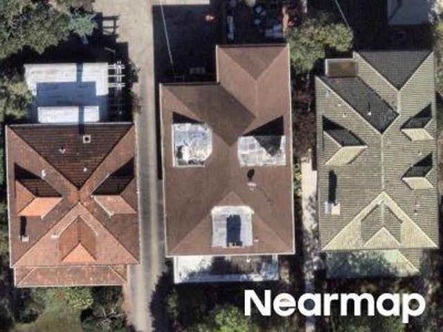 W Albion Ave