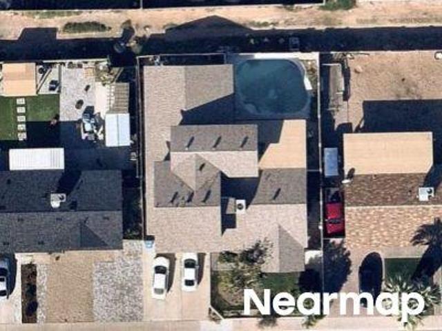 W Columbine Dr