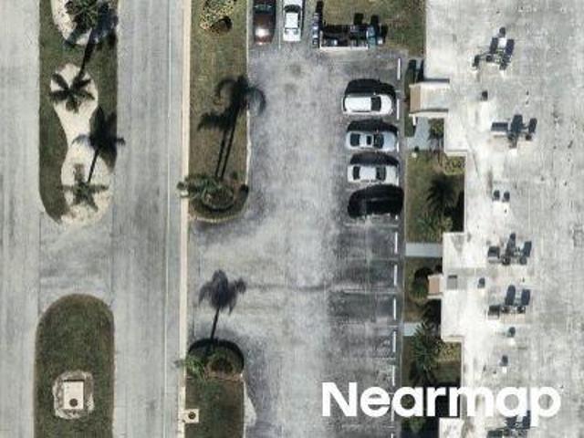 W Country Club Dr N Apt 204