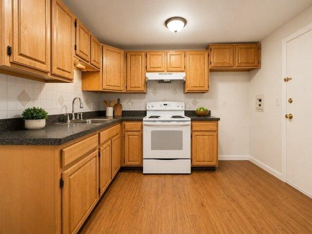 W Elm Ter Apt,brockton, Condo For Sale