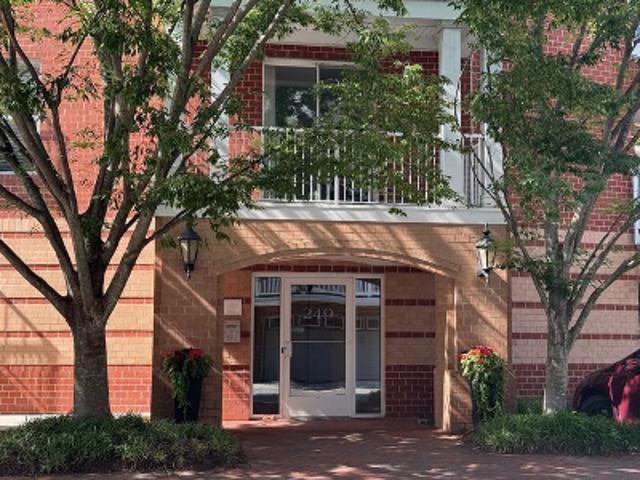 W Freemason St Apt 408