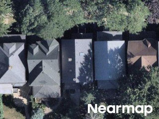 W Glenlake Ave
