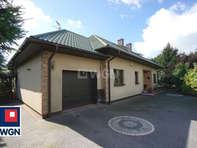 Komfortowy dom 150 m2 z garażem, sauną i panelami 10 kW