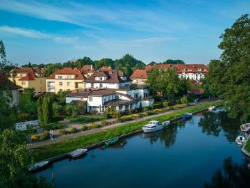 Inwestycyjny pensjonat z restauracją i portem na Mazurach