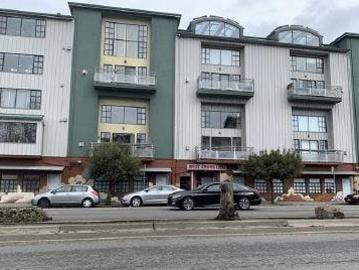 W Grand Ave Apt 17