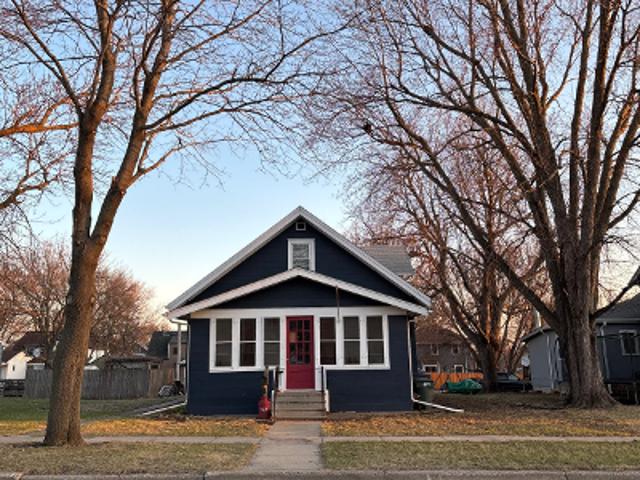 W Luverne St