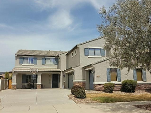W Larkspur Dr