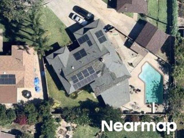 W Larkspur Ln