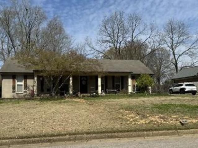 W Lawnwood Dr