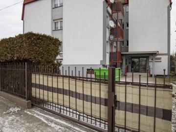 W pełni umeblowane 2 pokojowe mieszkanie z balkonem, blisko komunikacji