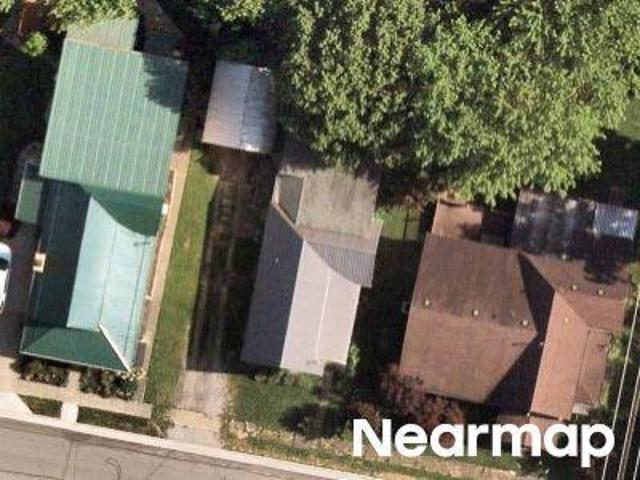 W Pleasant St