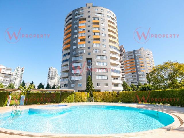 W Property Manhattan Tower 2'de 255 M2 5+1 Bahçe Dubleksi
