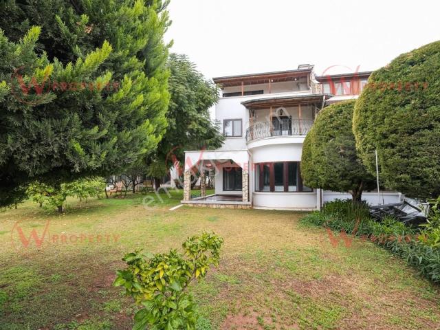W Property Emre Konakları'nda Geniş Bahçe Kullanımlı Tripleks