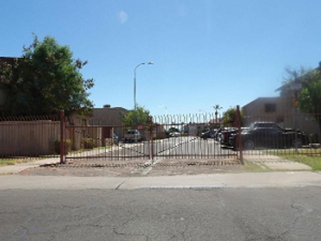 W Reade Ave