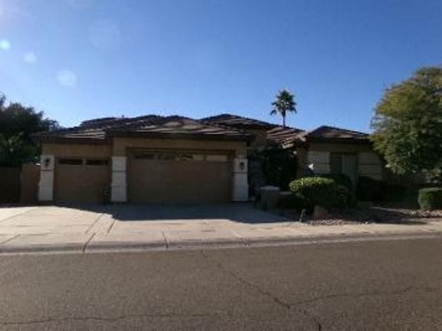 W Sands Dr