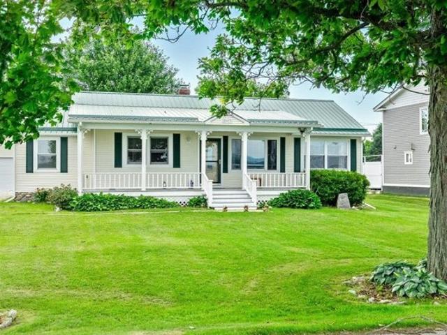 W Shore Rd, Isle La Motte, Home For Sale