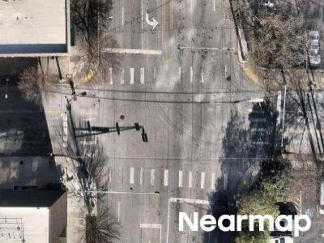 W West Peachtree Pl NW