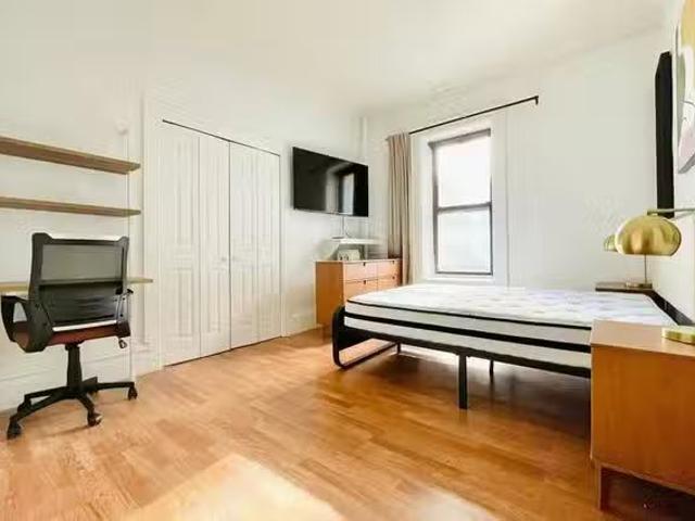 W 108th St, New York City, NY