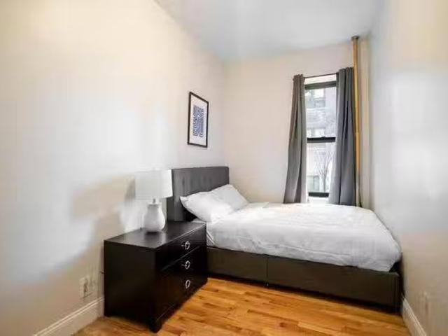 W 124th St, New York City, NY