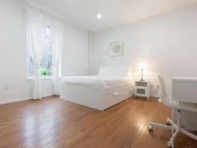 W 136th St, New York City, NY