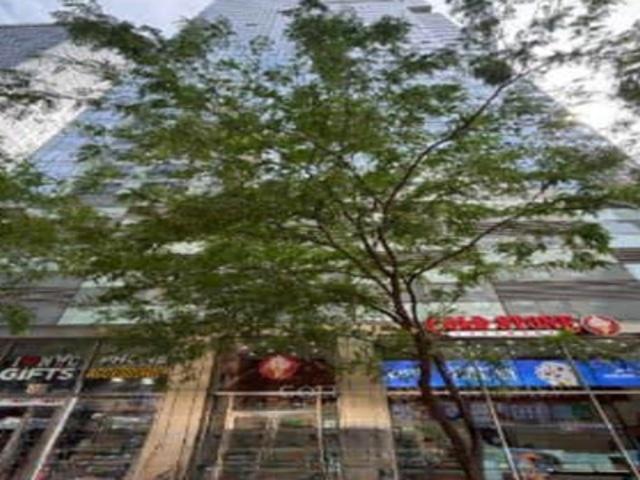 W 42nd St
