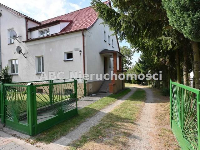 3 pokojowe mieszkanie z ogródkiem i garażem w Wałczu