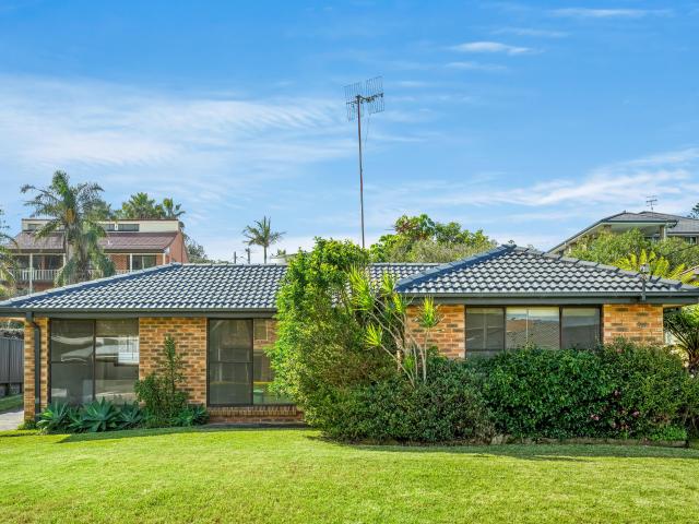Wamberal 11 Renown Street