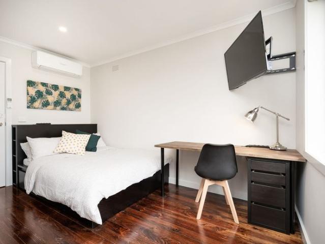 Want a touch of luxury? With all Utilities and Unlimited WiFi Included? Just step in and enjoy the lifestyle!