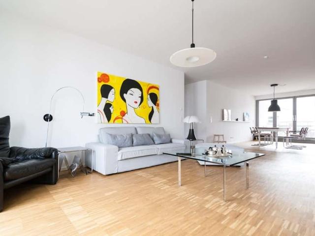 Wanda: Superschöne Luxuswohnung mit Balkon, zentral gelegen