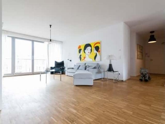 Wanda: Superschöne Luxuswohnung mit Balkon, zentral gelegen