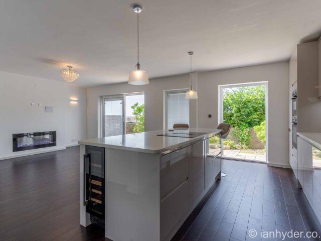 Wanderdown Road, Ovingdean, Brighton BN2, 4 bed detached house to rent, £3,250 pcm | PrimeLocation