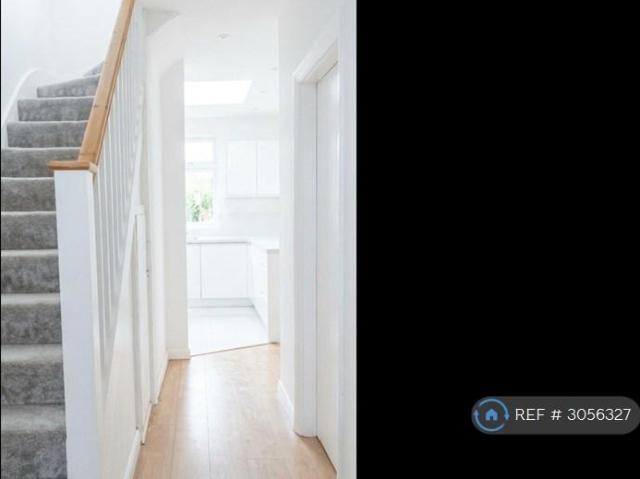 Wandle Court Gardens, Croydon, CR0 3 bed semi detached house to rent £2,350 pcm £542 pw