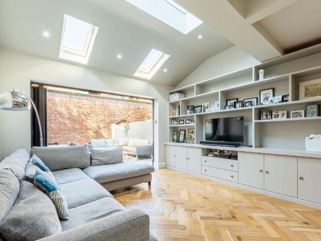Wandle Bank, Wimbledon, London SW19, 3 bed terraced house to rent, £3,850 pcm | PrimeLocation