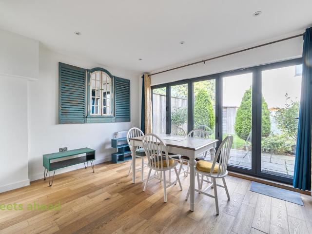 Wandle Mill, Beddington, Croydon, CR0 3 bed semi detached house to rent £2,450 pcm £565 pw