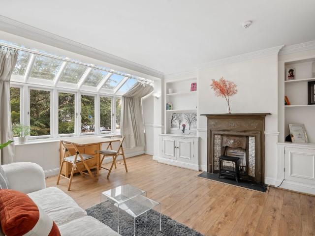 Wandsworth Bridge Road, Sands End SW6, 2 bed flat to rent, £3,200 pcm | PrimeLocation