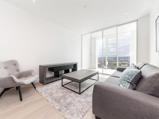 Wandsworth Road, London SW8 1 bed flat to rent £2,800 pcm £646 pw