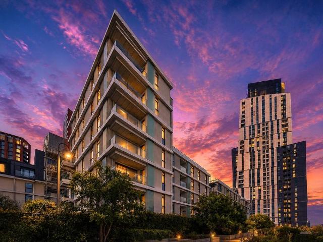 Wandsworth Road, Nine Elms Point, SW8 Studio to rent £2,700 pcm £623 pw